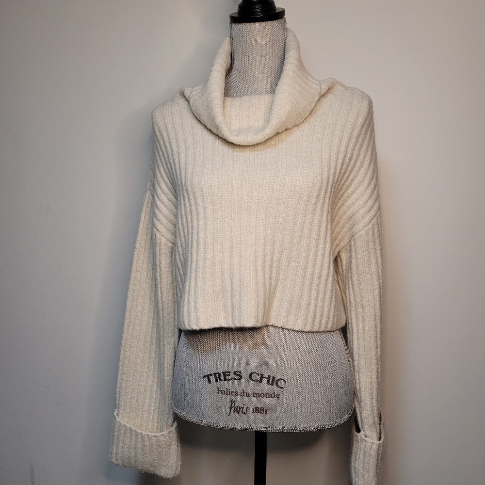 DYNAMITE SWEATER